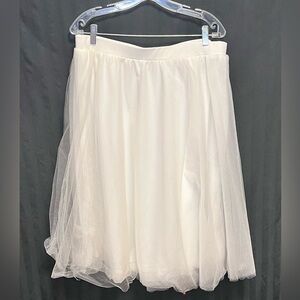 Plus size, white, tulle skirt